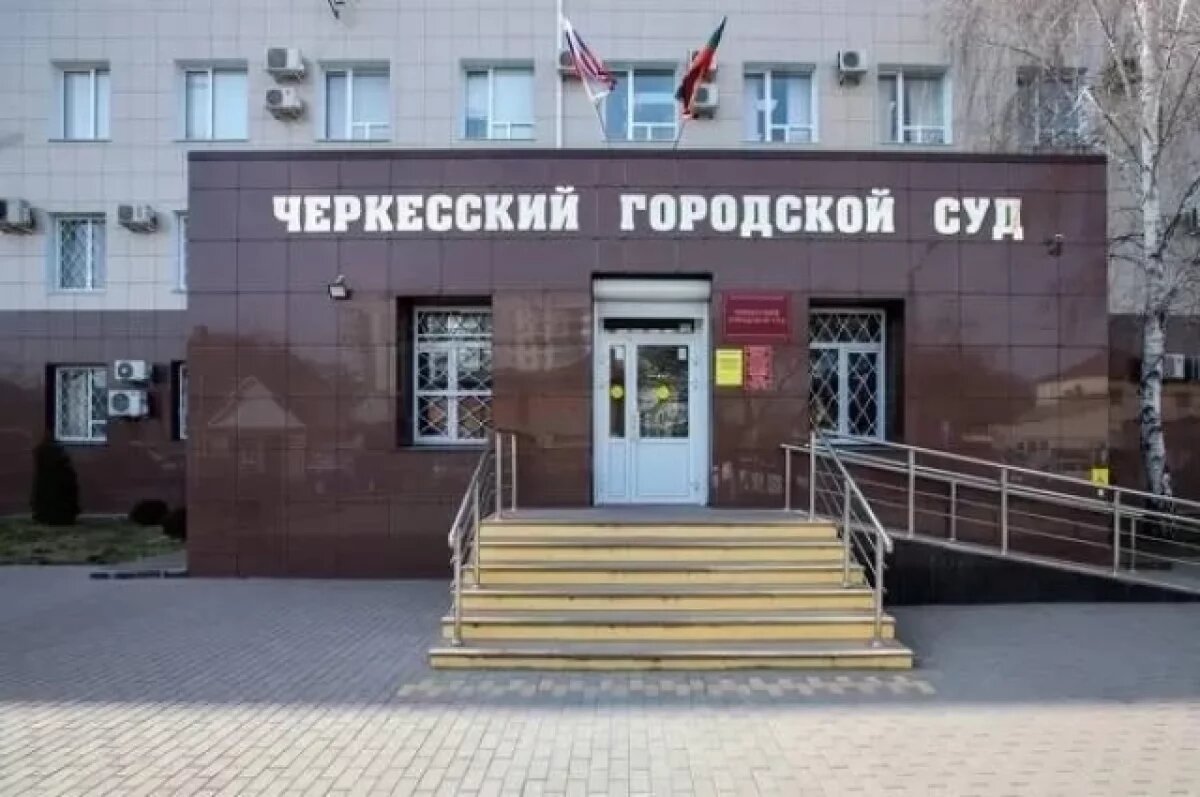    В КЧР директор автобусного парка не платил зарплату и получил условный срок