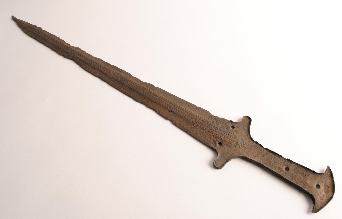 Микенский меч из бронзы, поздний бронзовый — ранний железный век, 1400–1060 гг. до н.э. Источник: Британский музей.