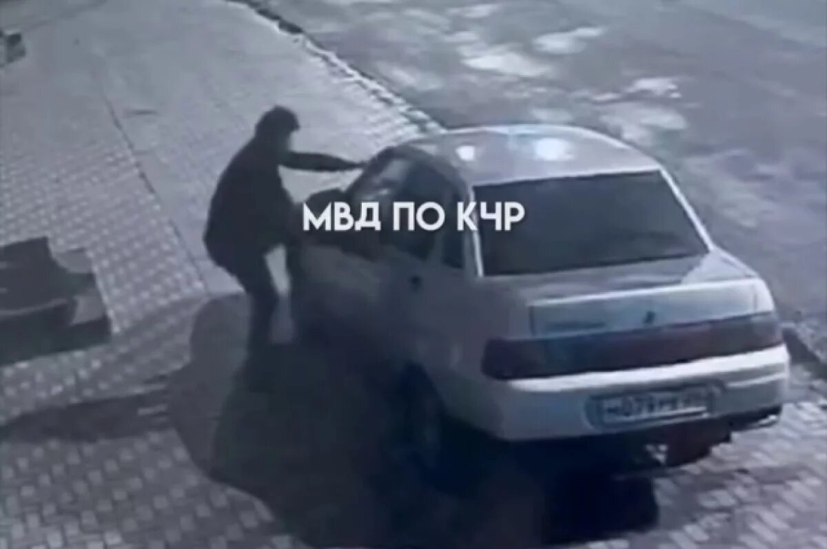    В Черкесске пьяный мужчина угнал машину чтобы добраться домой