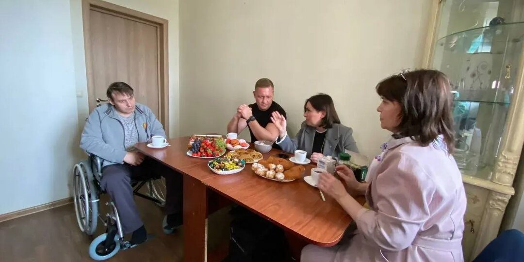 Депутат Мособлдумы Михаил Ждан, уполномоченный главы округа Пушкинский Нина Ушакова и социальный координатор фонда «Защитники Отечества