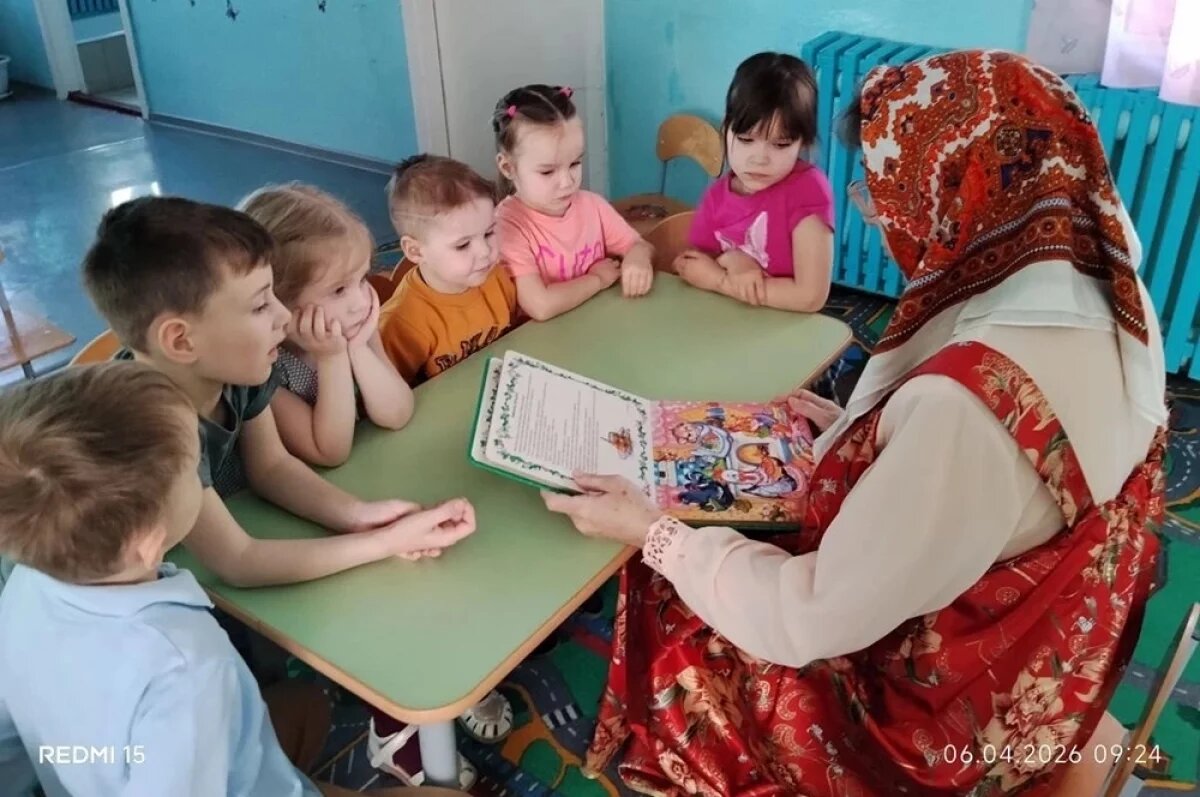    О национальном многообразии России малыши узнавали из сказок народов мира.