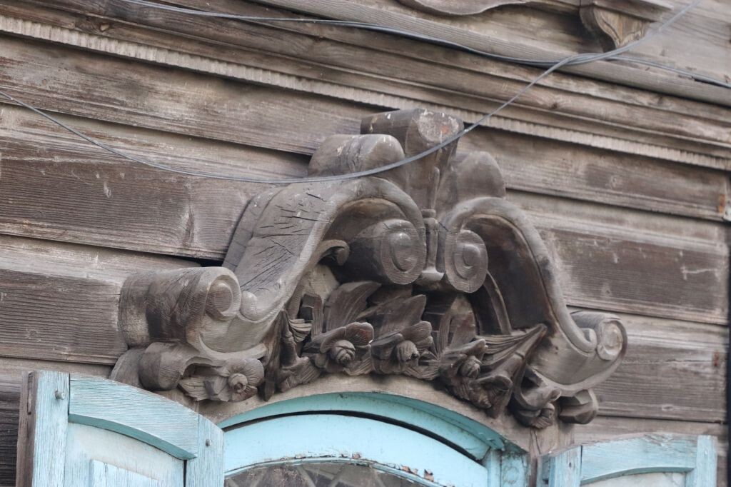     Дом Власа Рыбакова. Резьба выполнена мастерами иконостасной мастерской Архипа Борзенкова..Елена Коржева, "БР"