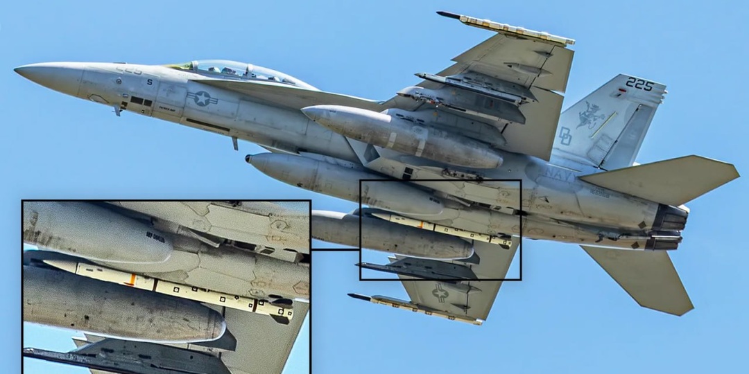 Впервые показана новая УРВВ США AIM-260.