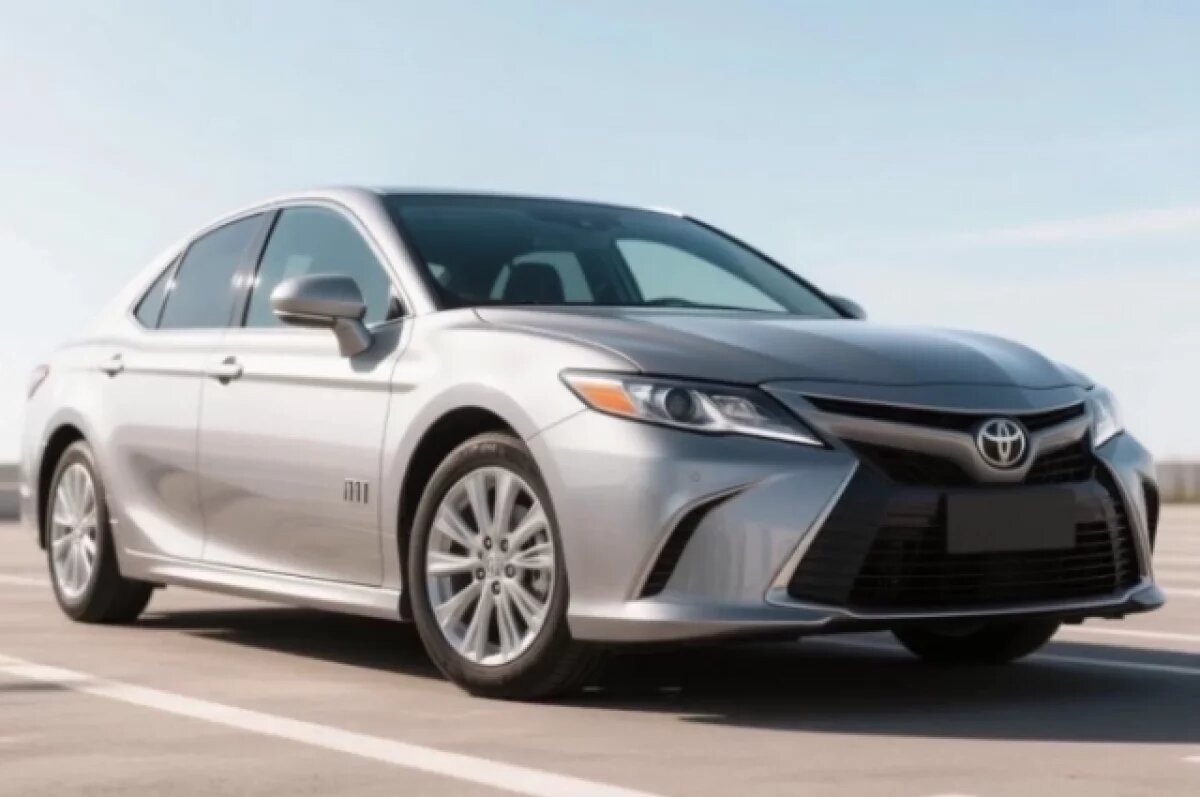    В Новосибирске Toyota Camry с красивыми номерами продают за 2,8 млн рублей