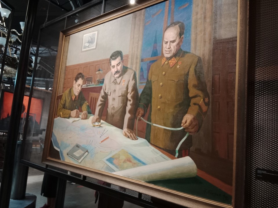    В "Потоке" экспонируют выставку из фондов нескольких музеев «Судьба одна на всех. Защитникам Отечества посвящается» Светлана ВОЛКОВА