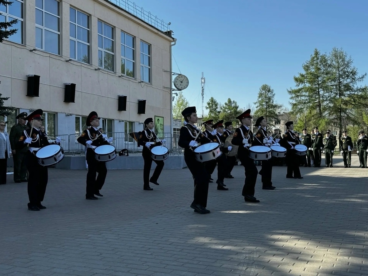 Строевой конкурс «Дорогой героев»
