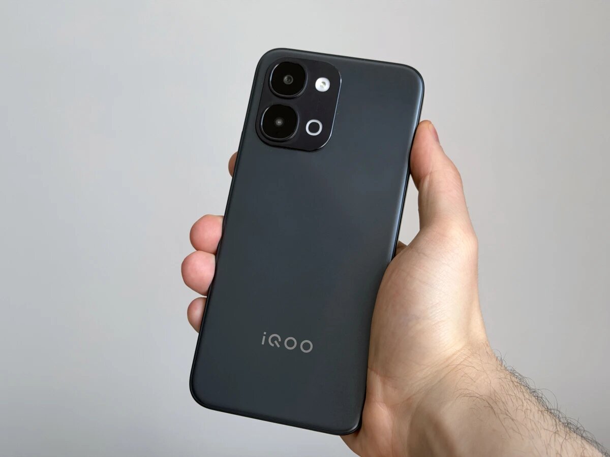    Обзор iQOO Z11x: смартфон для тех, кто устал жить у розетки. MegaObzor.com