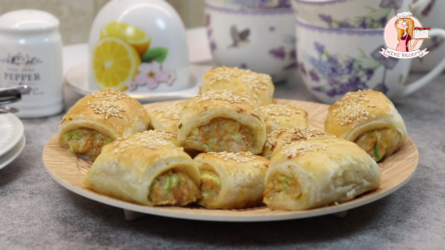 Пирожки из слоеного теста с курицей и овощами, которые нравятся всем