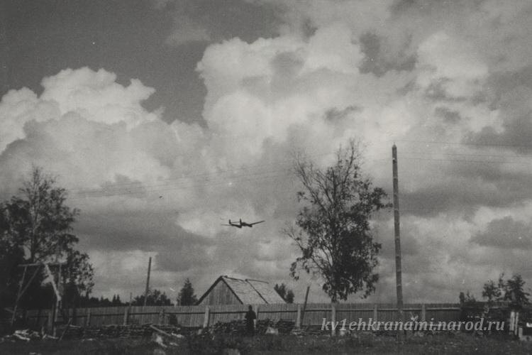 Немецкая "Рама" FW-189 в полете над районом Ивановское. Август 1941 года (коллекция автора).
