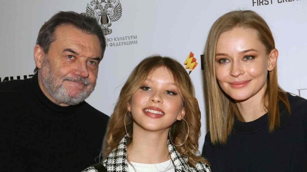 Аня и ее родители 