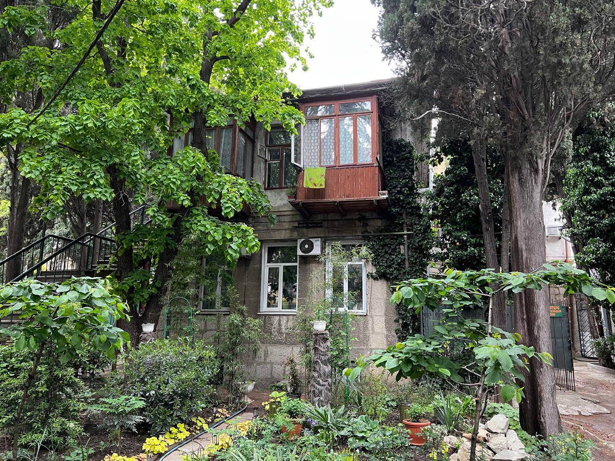 Уютные дворы на Чехова