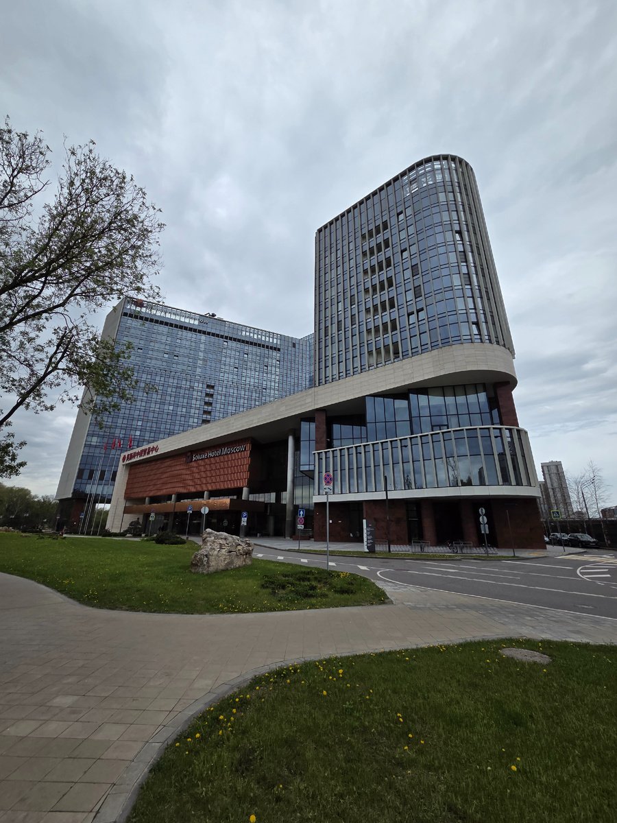 Общий вид гостиницы "Солюкс Отель Москва" (Soluxe Hotel Moscow) 5* в Москве.