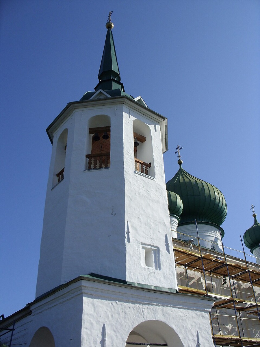 Колокольня. Август 2010 года (Википедия)