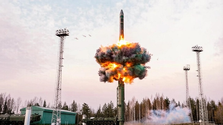 Россия подошла к бездне. Медведев сделал угрожающее предупреждение