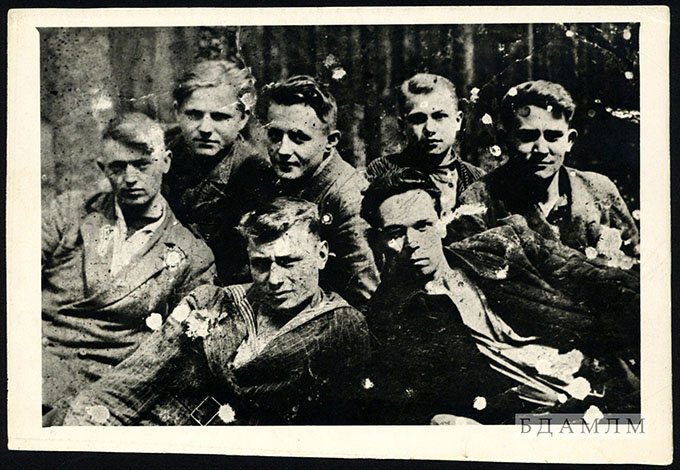 А. Адамович в партизанском отряде им. Кирова бригады им. Пархоменко. Май 1943 г.