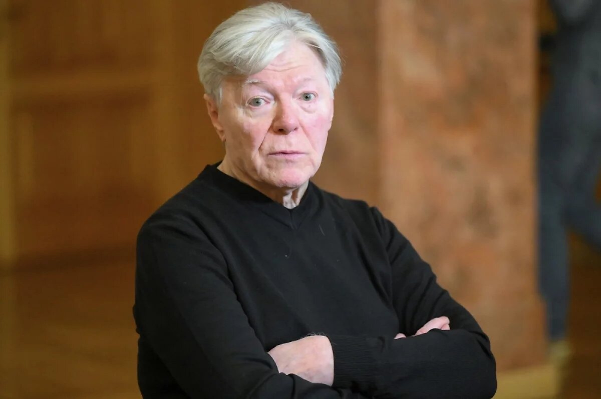    Актер Александр Збруев.