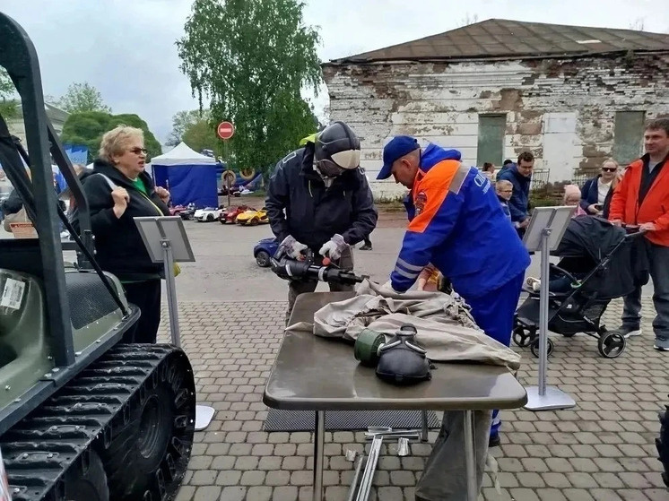     В Новой Ладоге 16 мая прошел фестиваль спокойно, без ЧП. Фото: пресс-служба аварийно-спасательной службы Ленинградской области.