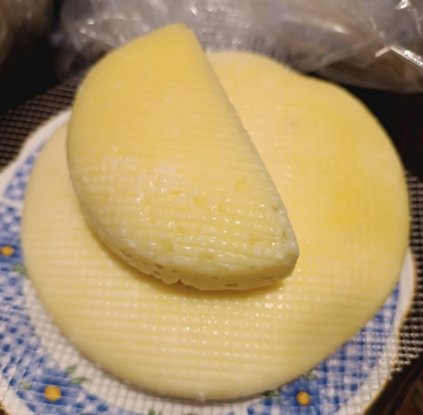 Сыр созревает