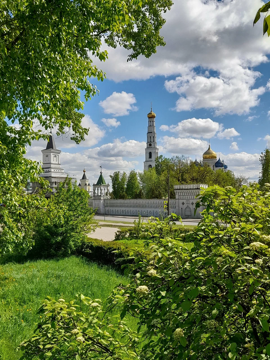 Дзержинский в мае