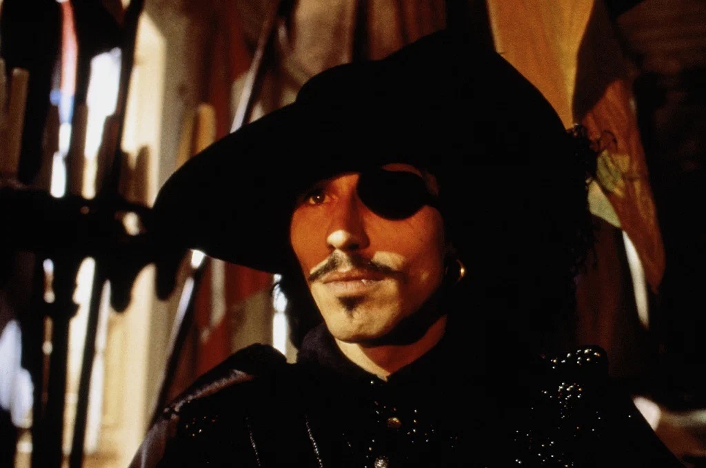 Рошфор в фильме “Три мушкетёра” (1993 г.)