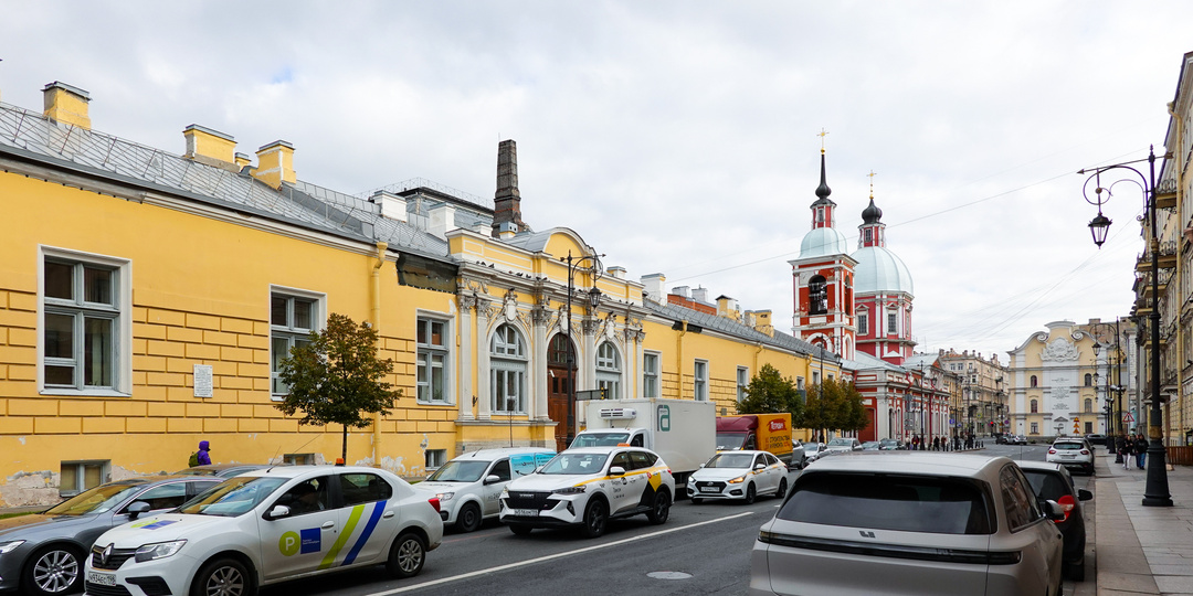 Поездки в Питер стали дороже. Почти в три раза выросли цены на городские парковки