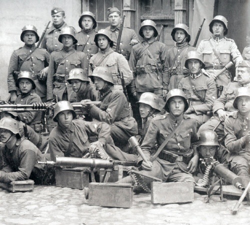 Польские пулемётчики из состава 1-го Вильненского полка, 1920 год.