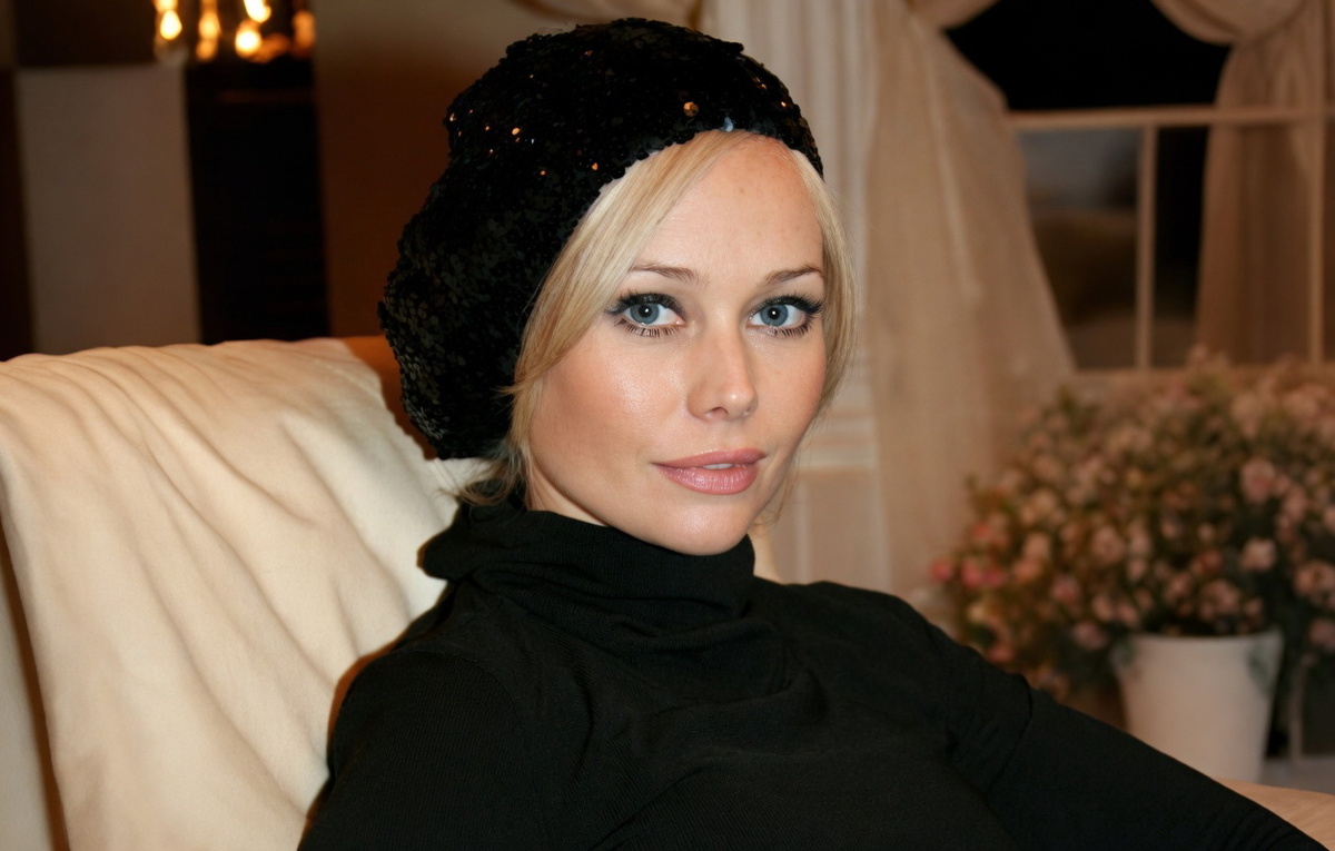 Елена Корикова