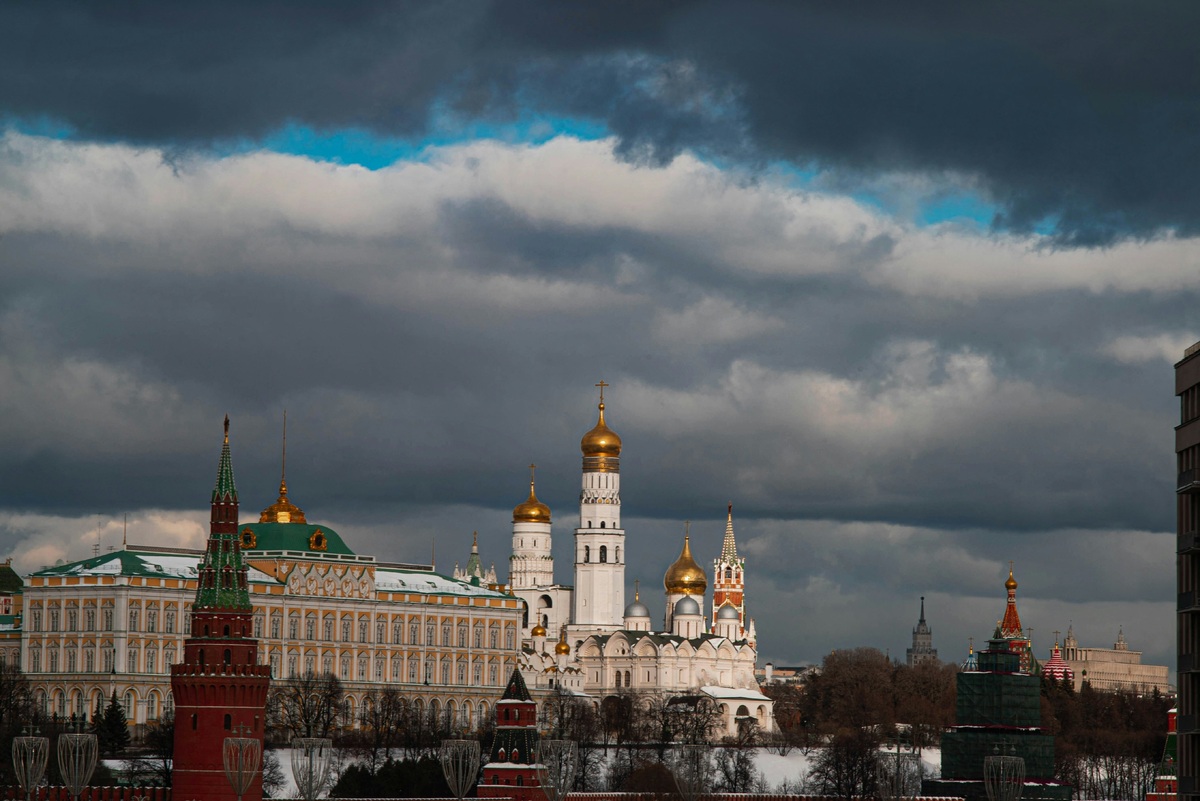     Погода испортится: москвичей экстренно предупредили о мощной грозе с градом
