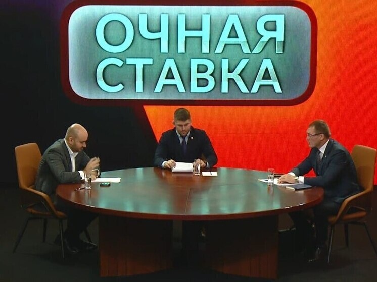     Депутат самарской Губернской Домы Александр Милеев предложил губернатору Самарской области Вячеславу Федорищеву совместные утренние 15-километровые пробежки по набережной Самары. Фото: скриншот видео медиаагентства «Самара 450»
