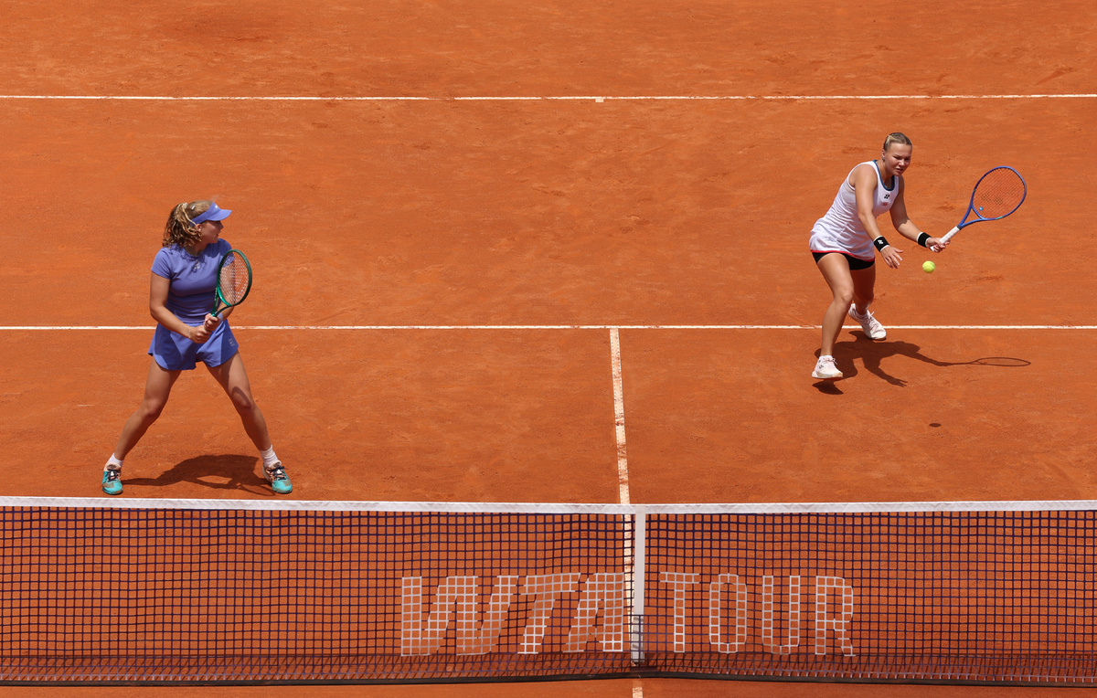    Мирра Андреева и Диана Шнайдер  Clive Brunskill/Getty Images