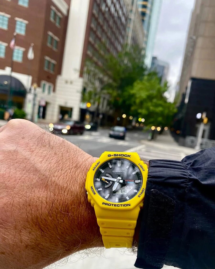 Часы G-Shock GA-B2100C-9A в новом городе будут показывать местное время. В списке — 38 городов. Если выбирать через Casio Watches, список расширяется до 300 городов
