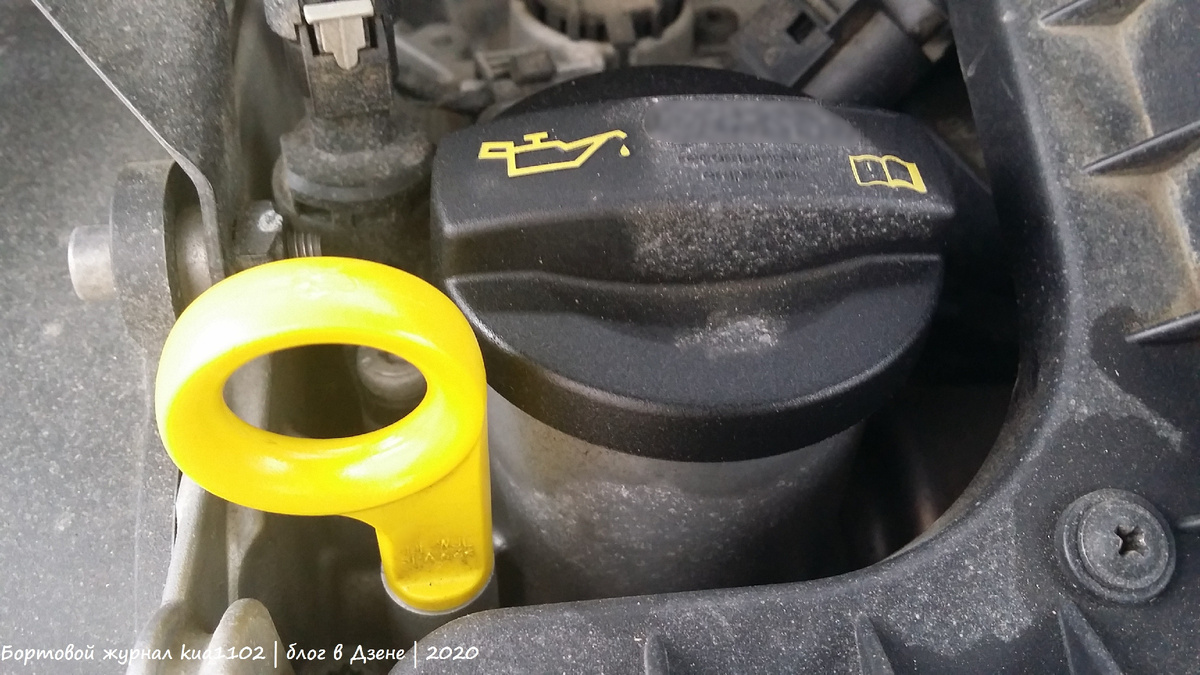 Внешний вид маслозаливной горловины двигателя моего автомобиля. Автор фотографии kua1102