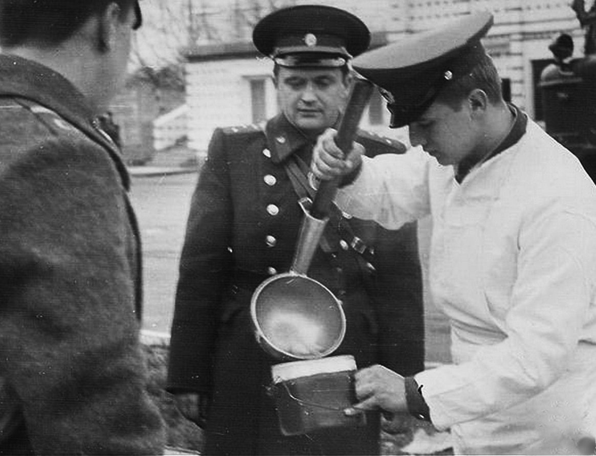 Война - войной, а обед по расписанию!