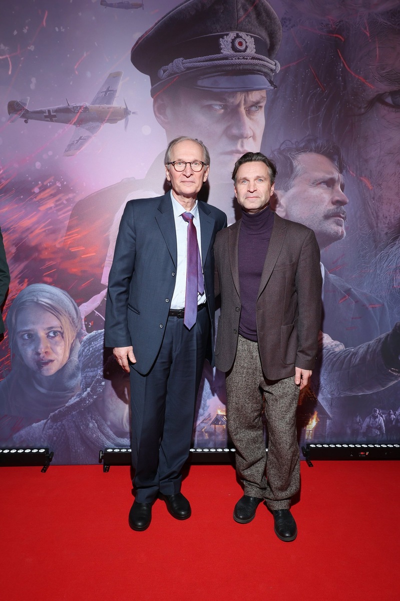    Федор и Виктор Добронравовы на премьере фильма «Семь верст до рассвета», фото: пресс-служба