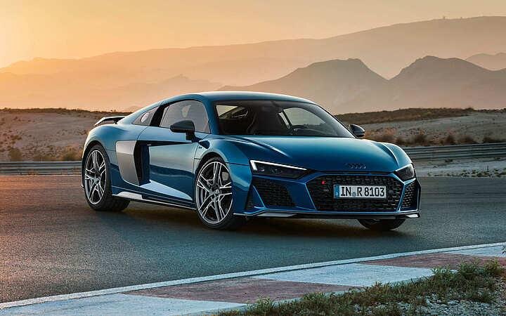 Audi R8 V10 Performance — это суперкар, который сочетает немецкую точность, атмосферный V10 и комфорт для ежедневной езды.
Модель стала одной из последних в эпохе атмосферных двигателей Audi и уже считается современной легендой.