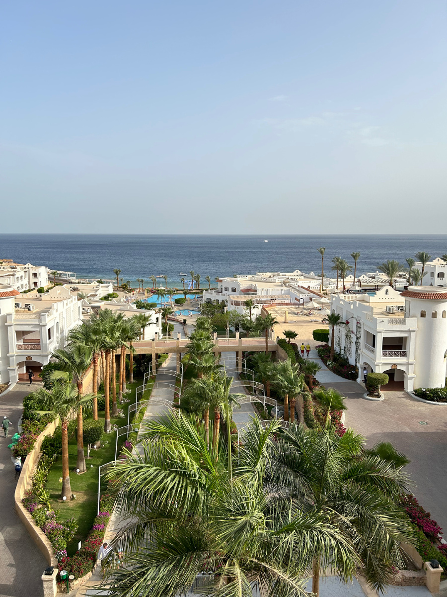 Отель Continental Plaza Beach Resort  4 звезды