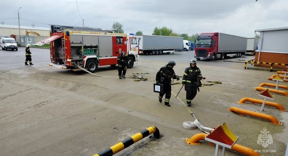 В Узловой из «условно горевшего» цеха эвакуировали больше 40 человек