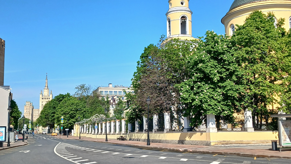 Б.Никитская улица в Москве