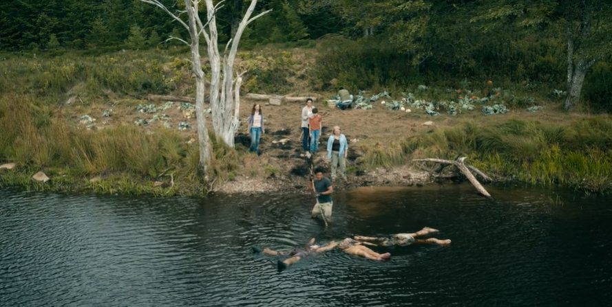 кадры из сериала «Извне» (From), 4 сезон, 5 серия «What a Long Strange Trip It's Been». Студия: MGM+ / Epix. Скриншоты сделаны лично автором для обзора и иллюстрации материала. Все права на сериал и его элементы принадлежат правообладателям.
