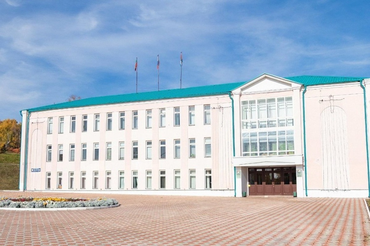    Договор аренды был заключен в 2023 году между МКУ «Палата имущественных и земельных отношений Верхнеуслонского муниципального района Республики Татарстан» и челнинским ООО «Транссервисрегион». скриншот сайта Верхнеуслонского муниципального района