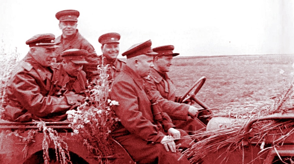 Хрущёв мечтал стать маршалом, но Жуков, Голованов и Рокоссовский наотрез отказались подписывать документ. Почему