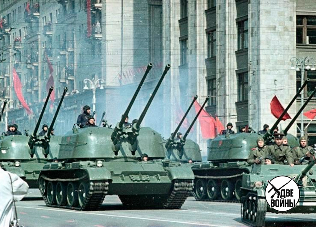 Советская техника на параде 1 Мая. Фото в свободном доступе.