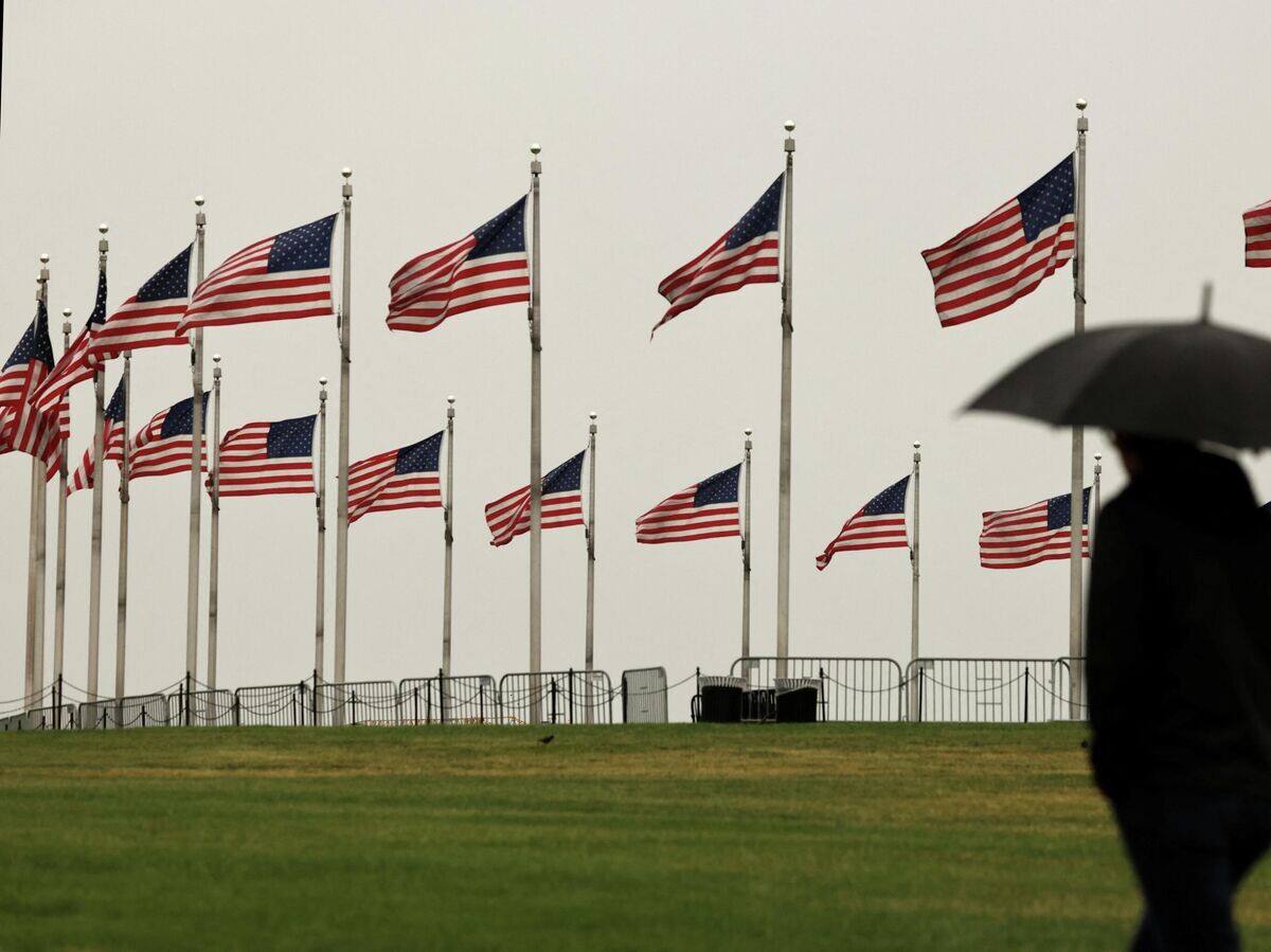    Флаги США в Вашингтоне | © REUTERS / Kevin Lamarque