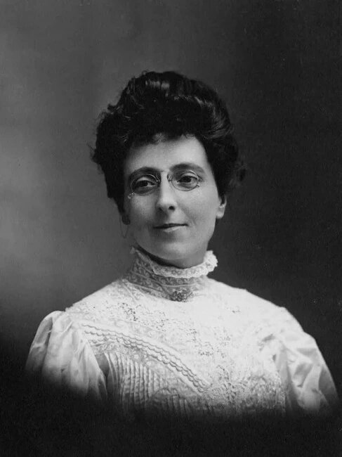 Люси Мод Монтгомери   (30 ноября 1874 - 24 апреля 1942)