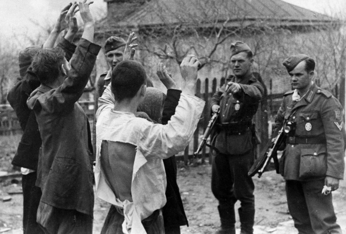 Зверства карателей в Донбассе до сих пор не забыты. 