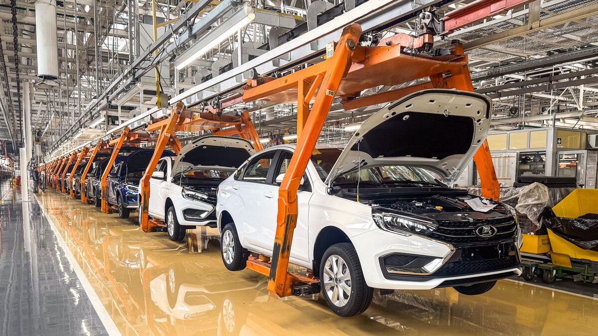    Производство автомобилей LADA. Фото Иван Бахарев / «Автоновости дня»