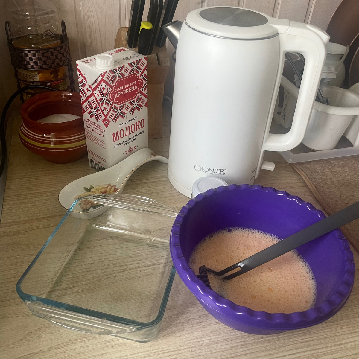 Смешиваем ингредиенты в мисочке.
