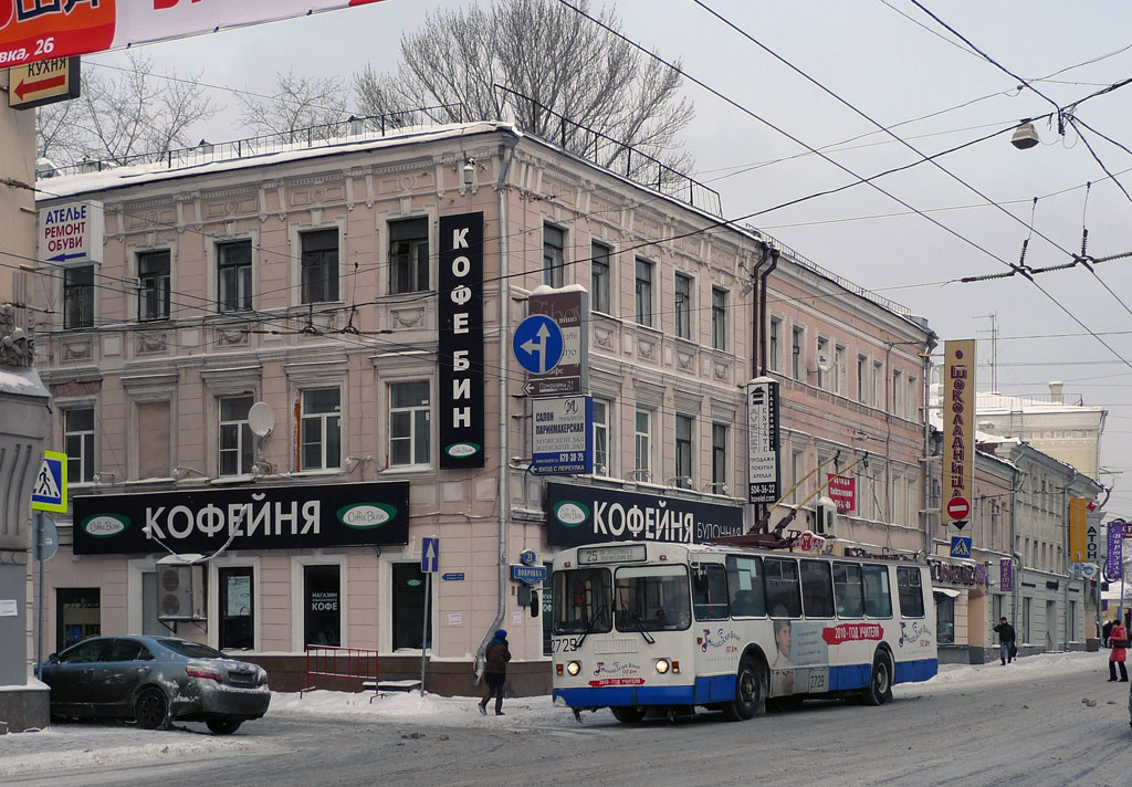 Троллейбус №25 на улице Покровка, 2011. Автор фото: А. Светлов. С сайта www.transphoto.org