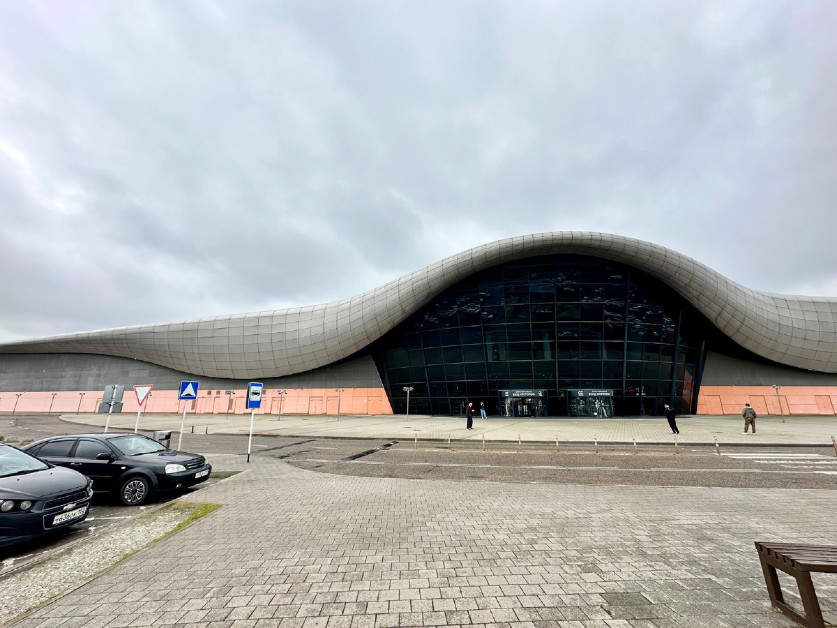 Торговый центр Оз Молл («OZ - Mall») в Краснодаре.