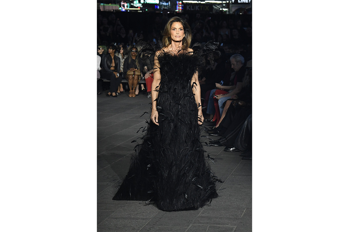 Efren Landaos / Sipa USA / ТАСС📷Синди Кроуфорд на показе Gucci